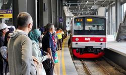 Tembus 181,6 Juta Penumpang dalam 6 Bulan, Commuter Line Jabodetabek Makin Diminati Masyarakat