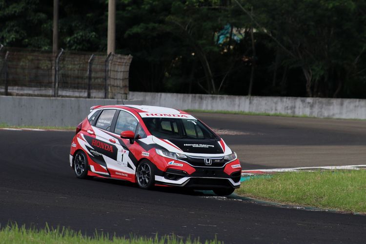 Pebalap-pebalap Honda kembali bersiap untuk bertanding di seri kedua Indonesia Touring Car Race (ITCR)  sebagai bagian dari Indonesia Sentul Series of Motorsport (ISSOM) 2021 yang akan digelar di Sirkuit Internasional Sentul, Bogor, Minggu (13/6/2021).
