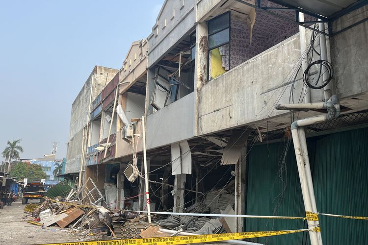 Kondisi Terkini Lokasi Ledakan di Pasar Cimanggis Tangsel, Ruko Rusak Parah dan Motor Hangus