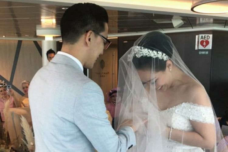 Presenter Yuanita Christiani menikah dengan Indra Wiguno Tjandra di Singapura, Kamis (7/3/2019).