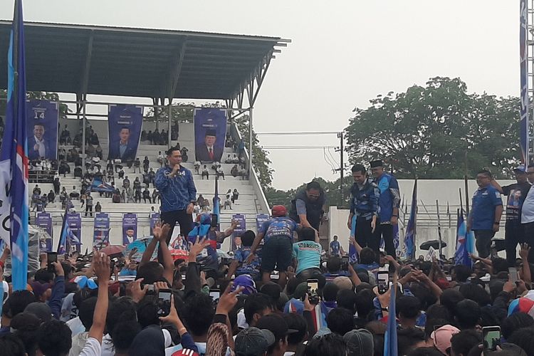 SBY dan AHY kampanye di Stadion Semeru Lumajang, Jumat (26/1/2024).