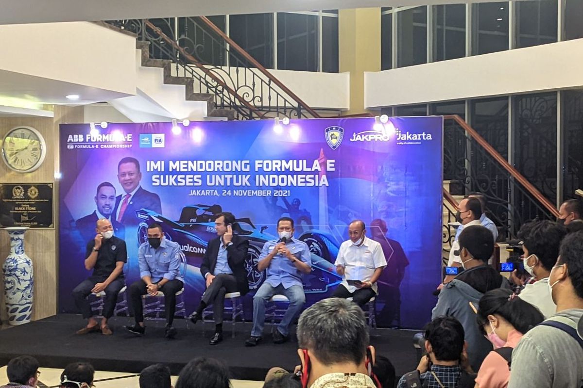 Konferensi pers dukungan Formula E Jakarta 2022 di Gedung Blackstone, Jakarta Pusat (Rabu (24/11/2021)