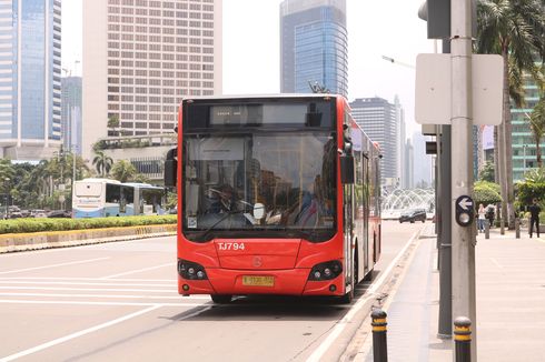 Transjakarta Larang Atribut Kampanye Pemilu Ditempel di Bus dan Halte