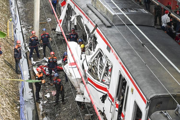 19 Daftar Perjalanan KA yang Dibatalkan Imbas Kereta Argo Bromo Menabrak KRL