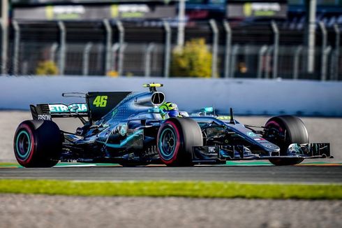 Valentino Rossi Ketagihan Jajal Mobil Balap F1 Hamilton