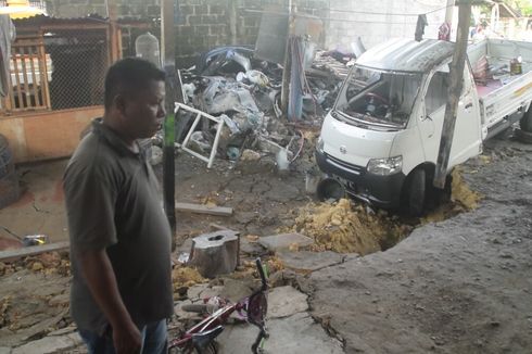 Tanah Ambles di Tengah Permukiman Kota Baubau, 5 Rumah Rusak Parah