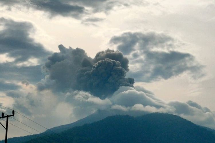 Visual Gunung Lewotobi Laki-laki pada Kamis (18/1/2024) pagi.