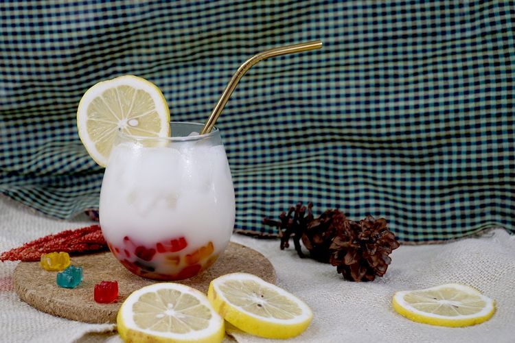 Ice Gummy Yakult, minuman segar dari Yakult  ala Instagram @my.foodplace. 