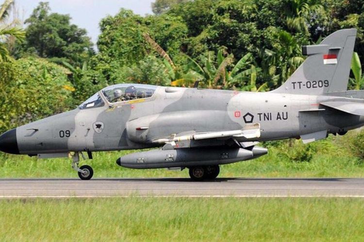 Pesawat tempur Hawk 100/200 milik TNI AU Lanud Roesmin Nurjadin Pekanbaru.