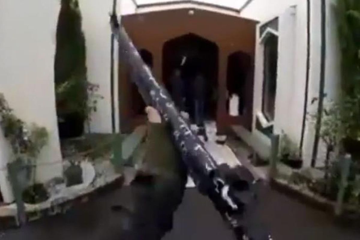 Rekaman itu diduga disiarkan langsung oleh pelaku penembakan di masjid Al Noor, Christchurch, Selandia Baru, Jumat (15/3/2019). (Newshub)