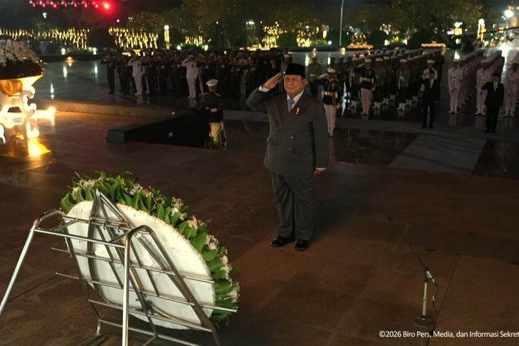 Jelang HUT Ke-81 RI, Prabowo Pimpin Renungan Suci di TMP Kalibata