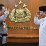 Momen Prabowo dan Kapolri Saling Beri Hormat hingga Berikan Pistol G2 Elite