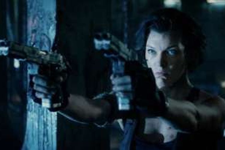 Milla Jovovich beraksi sebagai Alice dalam Resident Evil: The Final Chapter.
