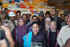 Tinjau Gudang Bulog di Ambon, Titiek Soeharto Terharu Kenang Presiden Soeharto