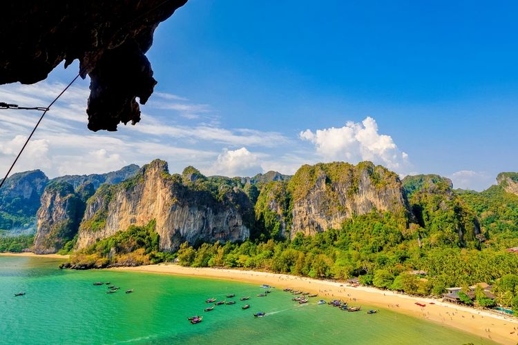Pantai Railay Thailand Dinobatkan sebagai Pantai Terindah di Asia Tenggara