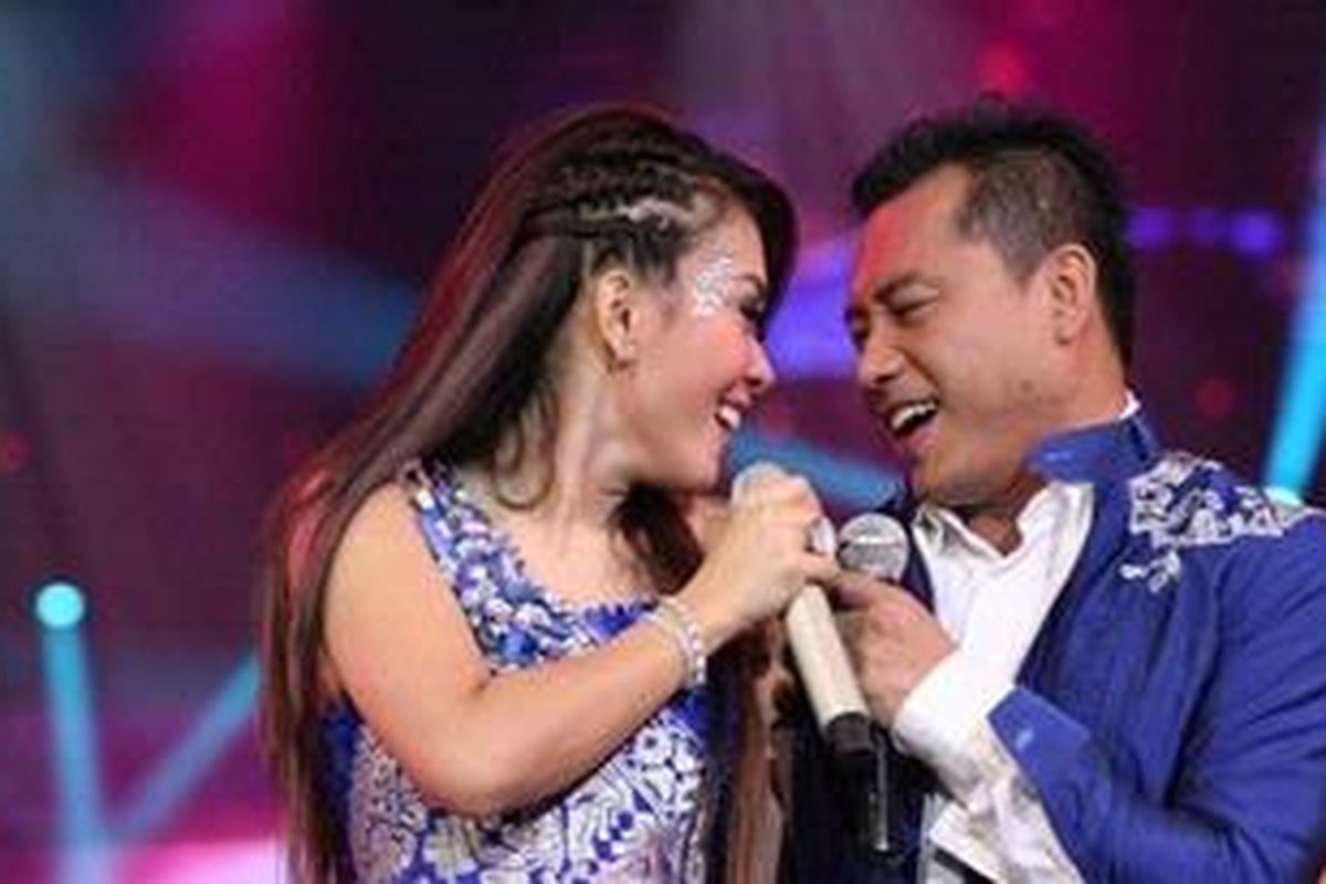 Setelah bercerai dengan Krisdayanti bintang Anang Hermansyah kian cemerlang. Bersama teman duetnya yang baru, Syahrini, Anang tampil duet di HUT ANTV, di JiEXPO Kemayoran, Jakarta, Kamis (25/3/2010) 