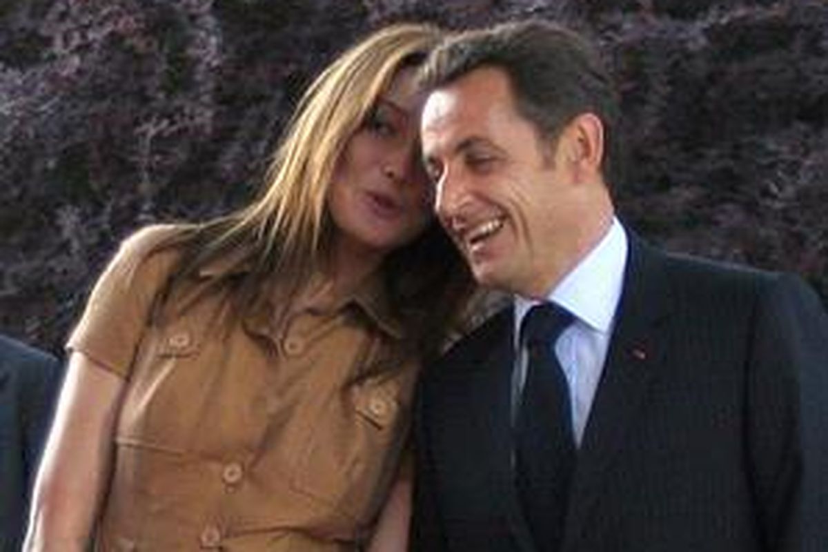 Carla Bruni dan suaminya Presiden Prancis Nicolas Sarcozy.