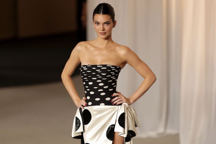 Kendall Jenner Absen di Victoria's Secret 2026, Apa Alasannya?