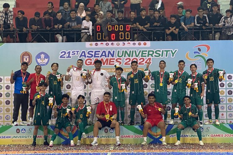 Futsal Tim Indonesia jadi juara di ASEAN University Games 2024 usai kalahkan Malaysia 4-1 pada Minggu (30/6/2024). 