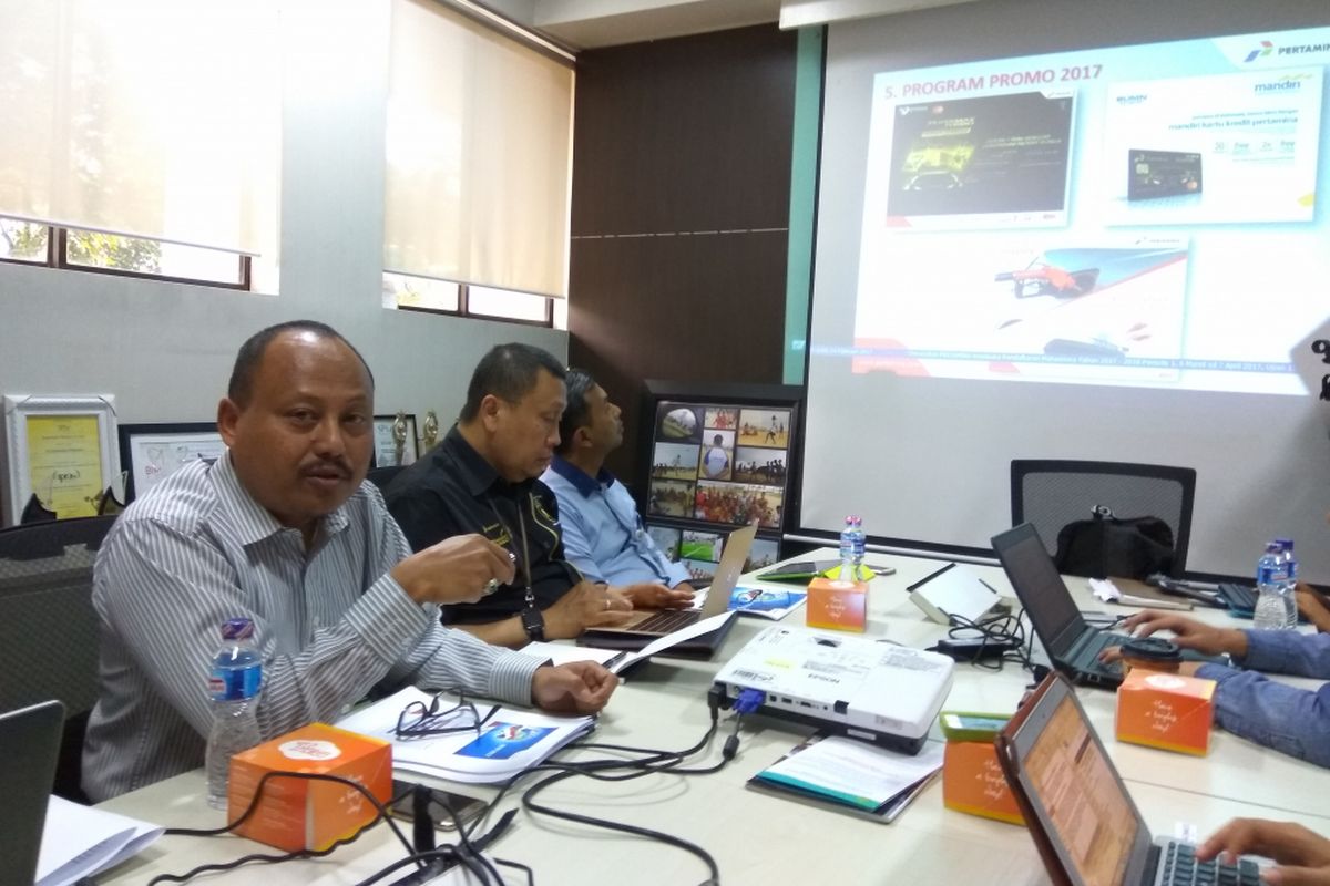 Vice President Retail Fuel Marketing PT Pertamina (Persero) Afandi saat memaparkan kesiapan pasokan BBM saat Lebaran 2017.