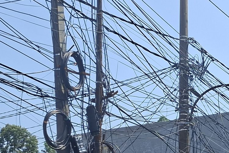 Kabel Semrawut di Jogja Bakal Hilang, Diganti Ducting Fiber Optik di 193 Titik