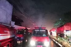Pemadaman Kebakaran Pabrik Paralon di Kosambi Tangerang Terkendala Alat Sedot Rusak