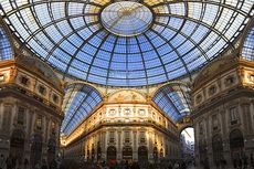 Melihat Galleria Vittorio Emanuele II, Mal Tertua di Italia