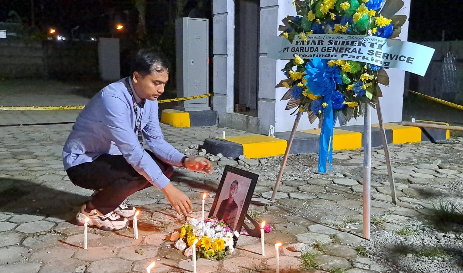 Juru Parkir di Purwokerto Tewas Ditembak Tamu Hotel, Rekan Kerja Gelar Doa Bersama dan Tabur Bunga