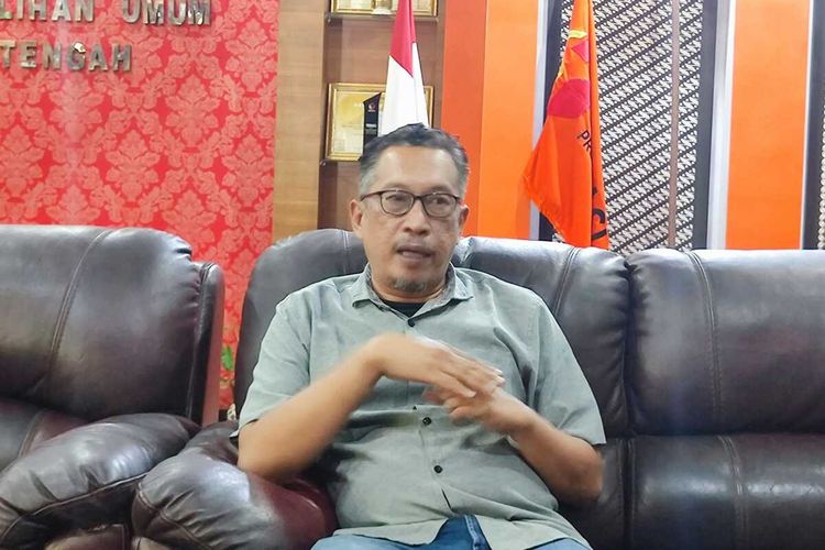 Koordinator Divisi Penanganan Pelanggaran Bawaslu Jawa Tengah Achmad Husain saat ditemui awak media di kantornya, Senin (3/7/2023).