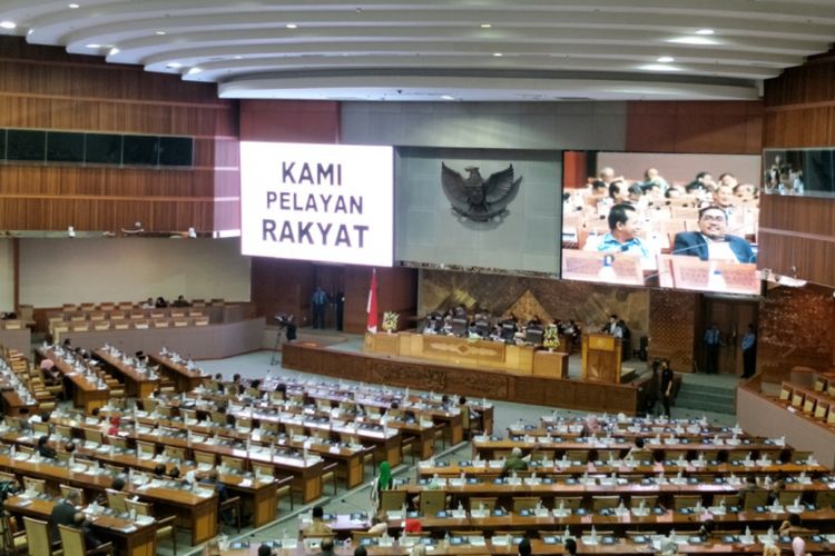 Rapat Paripurna ke 19 pembukaan masa persidangan IV tahun sidang 2017-2018 diwarnai interupsi dari sejumlah anggota DPR terkait Undang Undang MPR, DPR, DPD, DPRD (UU MD3).