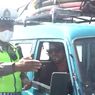  Video Viral Warga Negara Asing Jadi Sopir Angkot di Bali