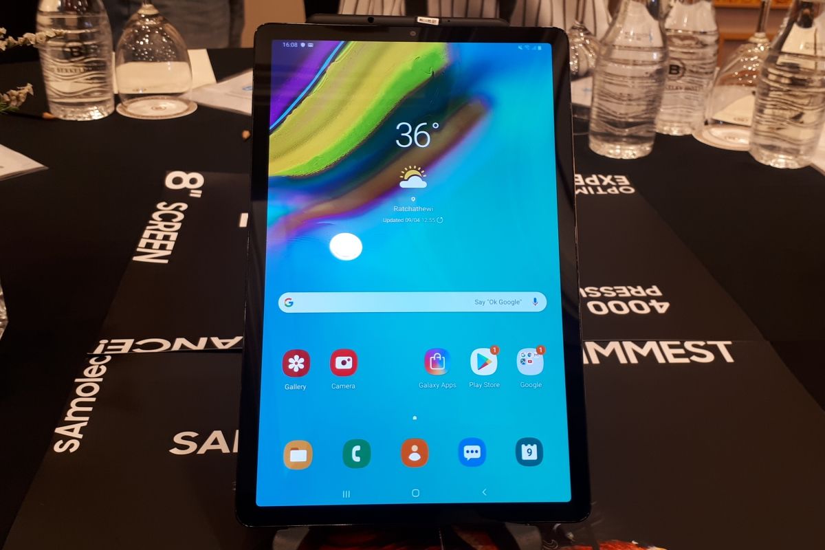 Galaxy Tab S5e di acara peluncuran di Bangkok, Rabu (9/4/2019).