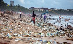 RI Bisa Rugi Rp 250 Triliun akibat Sampah Plastik di Laut