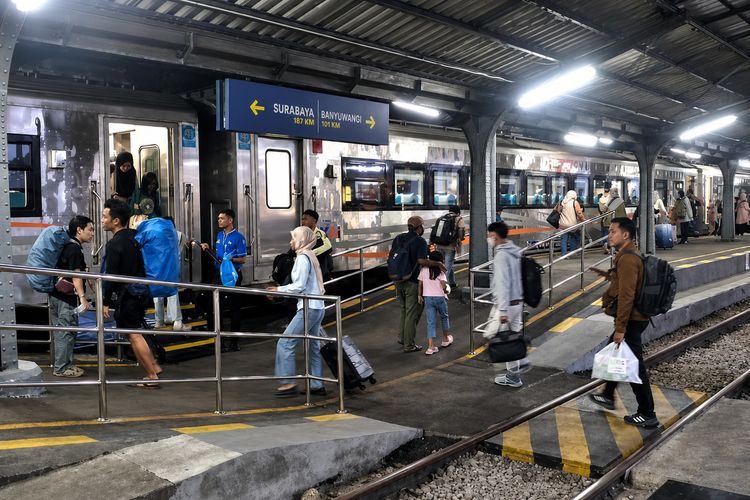 Sebulan Beroperasi, KA Sangkuriang Angkut 64.248 Penumpang, Jember Jadi Stasiun Favorit
