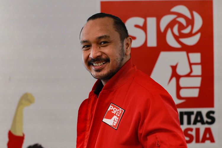 Plt. Ketua Umum Partai Solidaritas Indonesia, Giring Ganesha usai wawancara program Beginu di Kantor DPP Partai PSI, Jakarta, Senin (15/3/2021). 