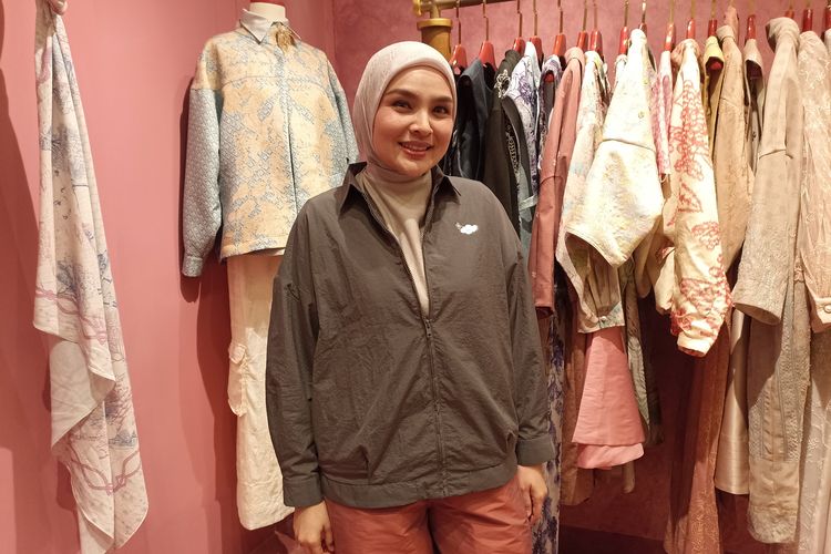 Desainer Ria Miranda di Plaza Indonesia, Jakarta Pusat, Rabu (20/8/2025).