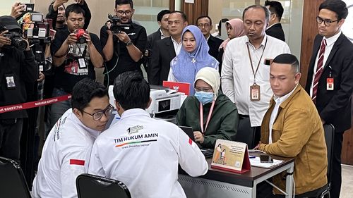 Tim Hukum Anies-Muhamin Resmi Daftarkan Gugatan Pilpres 2024 ke MK