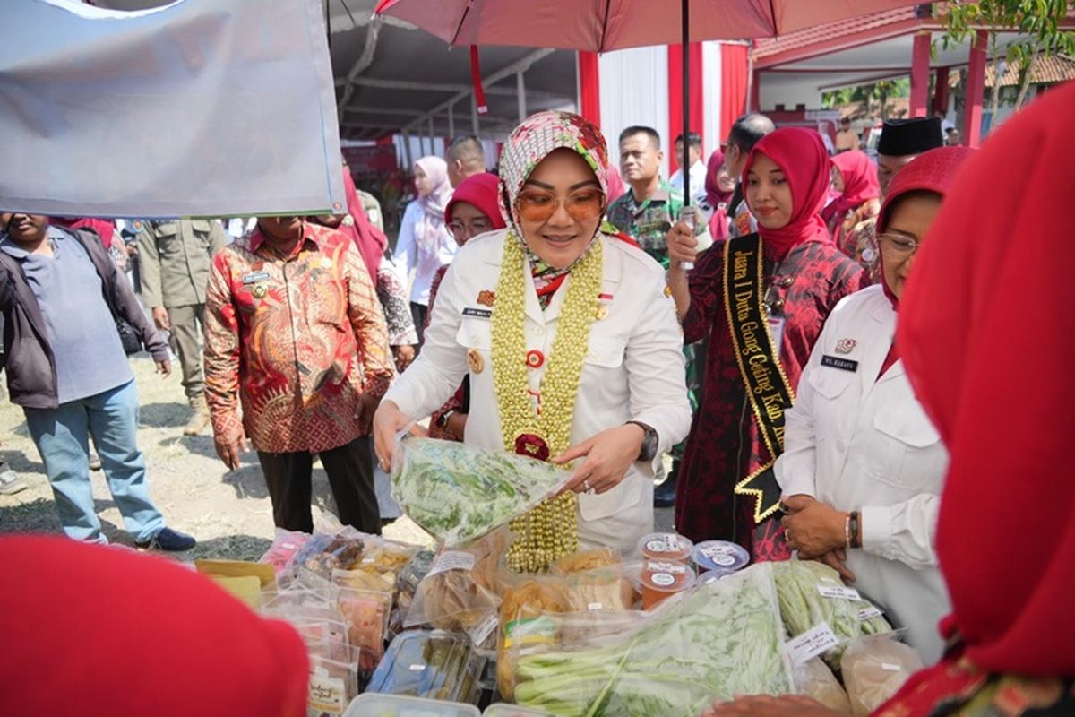 Bupati Klaten Sri Mulyani saat kegiatan Sambang Warga. 