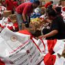 Warga Jakarta Selatan Terima Paket Bantuan dengan Jumlah Berbeda