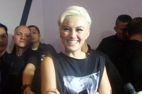 Video: Kata Agnez Mo soal Kritik pada Video As Long As I Get Paid