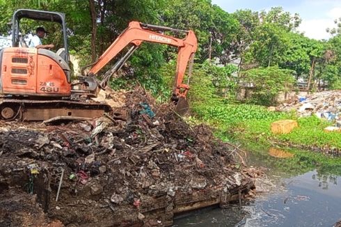 TPS Ilegal Dekat SMAN 4 Mulai Dikeruk, Pemkot Tangsel Terkendala Banyaknya Sampah Batu