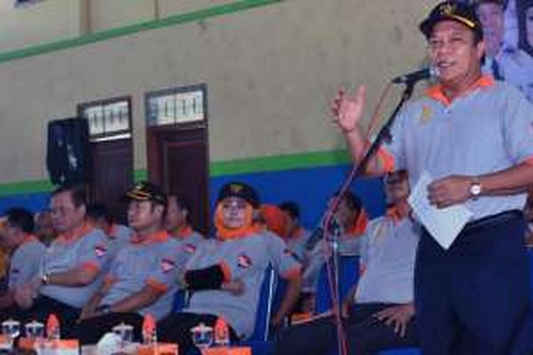 Bupati Lamongan Fadeli saat menyampaikan pidatonya mendukung sistem full day school untuk dapat segera diterapkan.