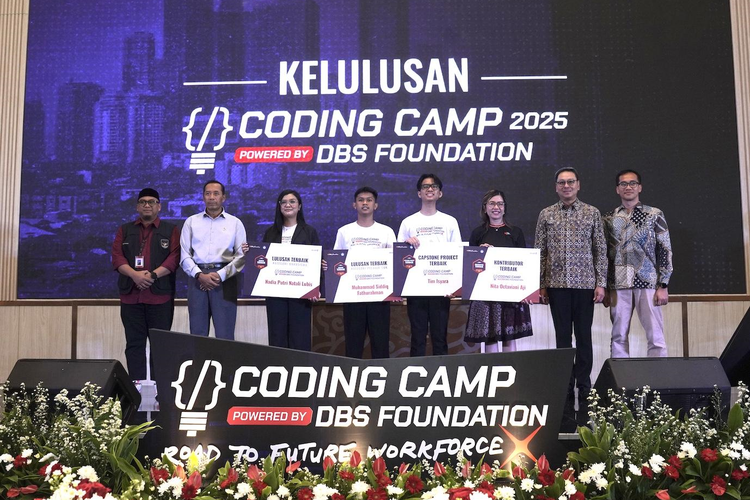 Bank DBS Indonesia bersama DBS Foundation menjalankan program Coding Camp 2025 powered by DBS Foundation. Program tersebut memberikan pelatihan teknologi intensif bagi 3.000 mahasiswa dan siswa sekolah menengah kejuruan (SMK), serta pelatihan dasar untuk 57.000 talenta digital.