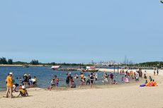 Libur Nyepi, Masyarakat Ramai-ramai Kunjungi Pantai Ancol, Ada yang Main Air dan Berkaraoke