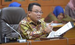 Terima TKA China di Tengah Pandemi, Komisi X DPR: Bukti Pemerintah Inferior dengan Investor