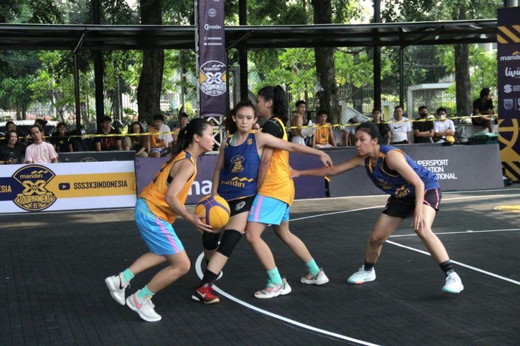 Mandiri 3X3 Indonesia Tournament mendapat respons positif di Kota Medan. Kali pertama diadakan di Medan, peserta antusias mendaftar, Kamis (25/4/2024).

