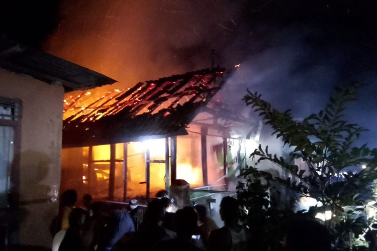 Kebakaran di Sumbawa saat pemilik rumah sholat taraweh Jumat (15/3/2024) malam