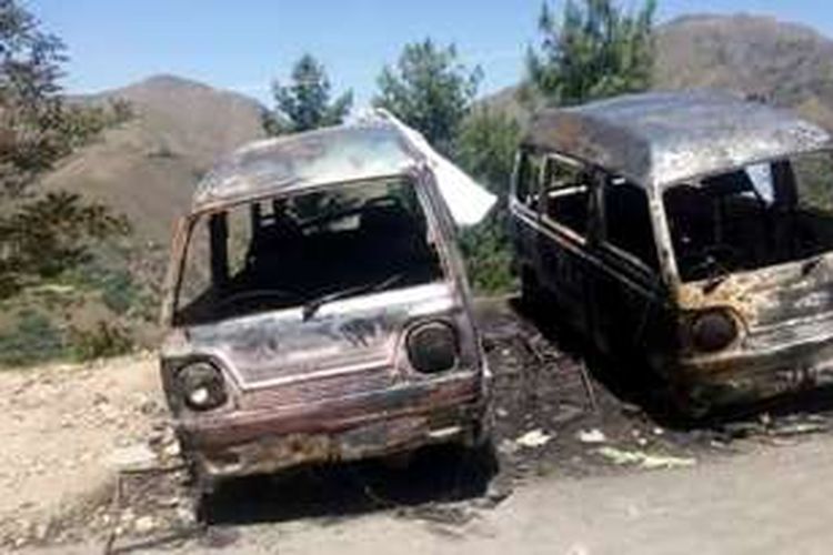 Di dalam mobil minibus ini gadis warga Pakistan itu dibakar.