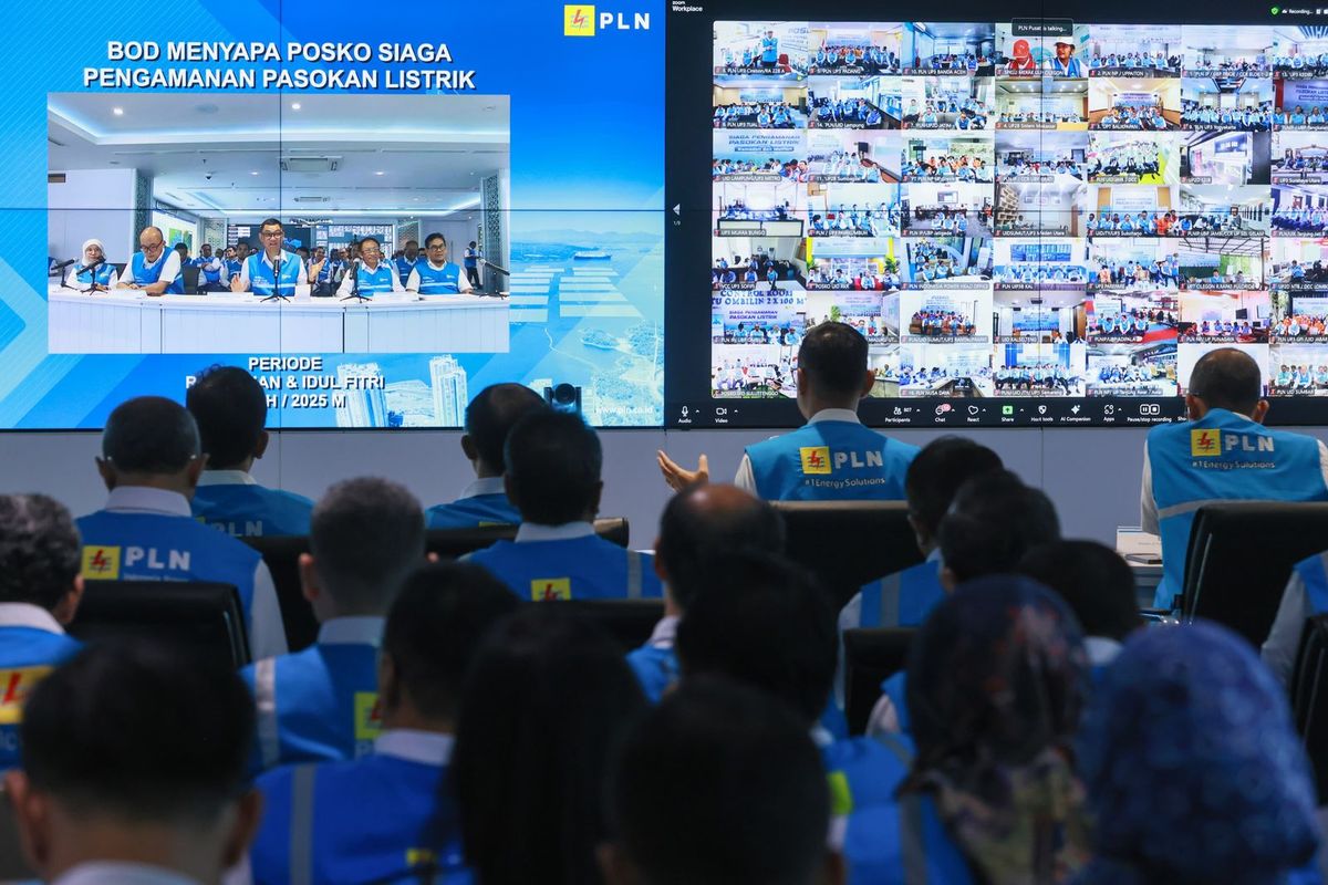 Direktur Utama PLN Darmawan Prasodjo melakukan pemantauan dan monitoring digital secara end-to-end pada Senin (24/3/2025) dalam rangka memastikan kelistrikan dalam kondisi aman.