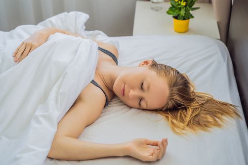 Ketahui, Ini 5 Manfaat Tidur Tanpa Bantal